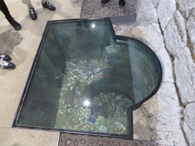 ルーブル美術館 −1階 ルーブル濠の跡