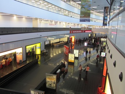 ウィーン空港 出国手続き