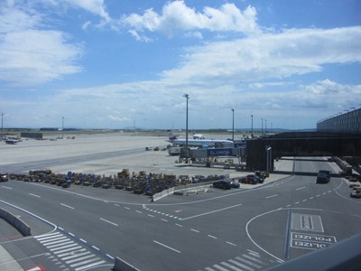 ウィーン空港 搭乗ゲート風景