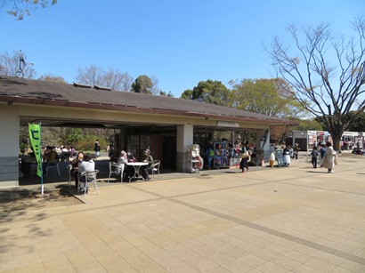 昭和記念公園 みんなの原っぱ 原っぱ中央売店