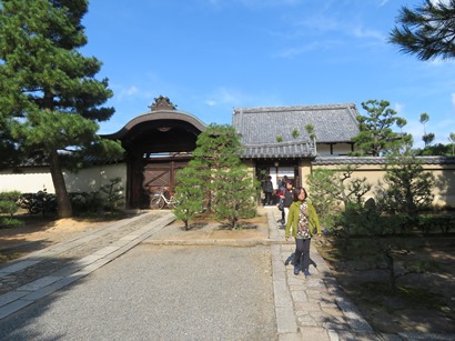 大徳寺　総見院　正門・土塀