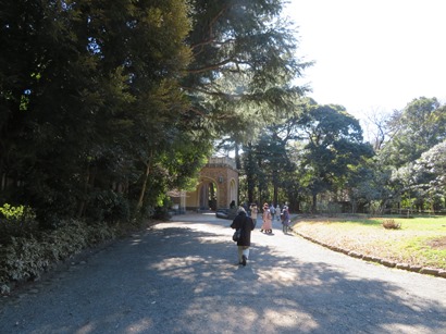 駒場公園 旧前田侯爵邸(洋館) 芝生広場