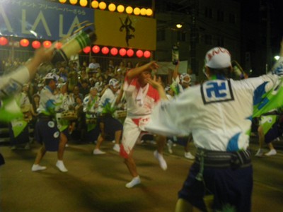 阿波踊り 南内町演舞場 日立連・まんじ連