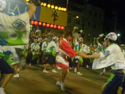 阿波踊り 南内町演舞場 日立連・まんじ連