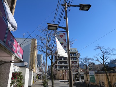 深川資料館通り(花みずき商店街)を東進