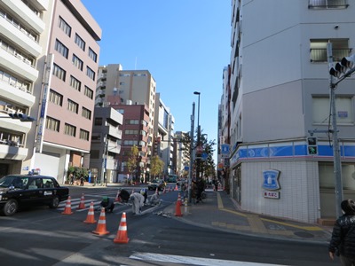 春日通りを東進