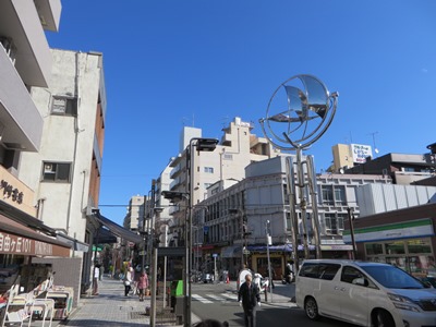 イセザキモールを北上 6丁目商店街のモニュメント