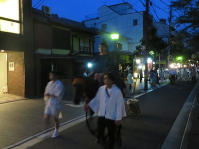 木屋町通 神輿渡御が北上
