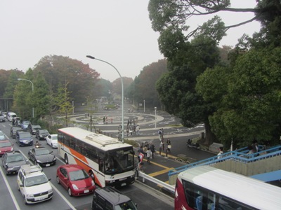 神園町陸橋 代々木公園に向かう