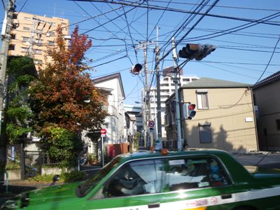 突き当たりの交差点で左折