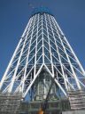 東京スカイツリーを見つつ、北十間川沿いを歩く