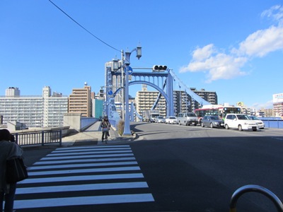 清洲橋通り 清洲橋東詰交差点で左折、佐賀町河岸通りへ