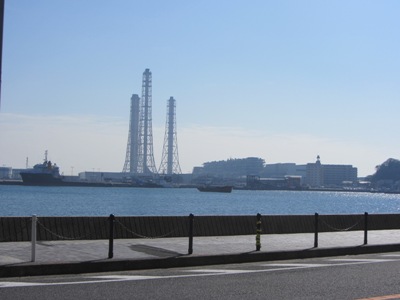 ペリー通り(県道211号) 久里浜港沿いに南西に進む