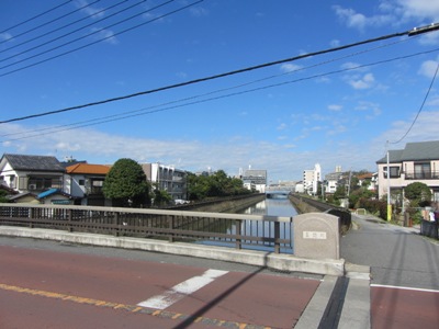船橋行徳線(県道179号) 真間川に架かる三戸前橋