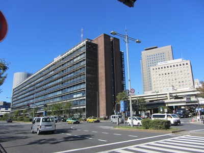 内堀通り　平川門交差点