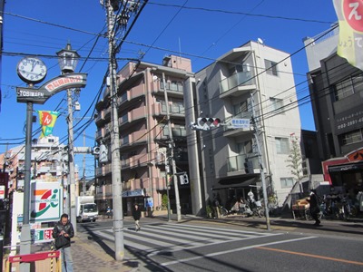 豊島園通り 豊島園駅前交差点で左折