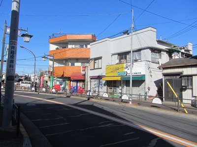 豊島園通り 道は左に曲がり、西進する